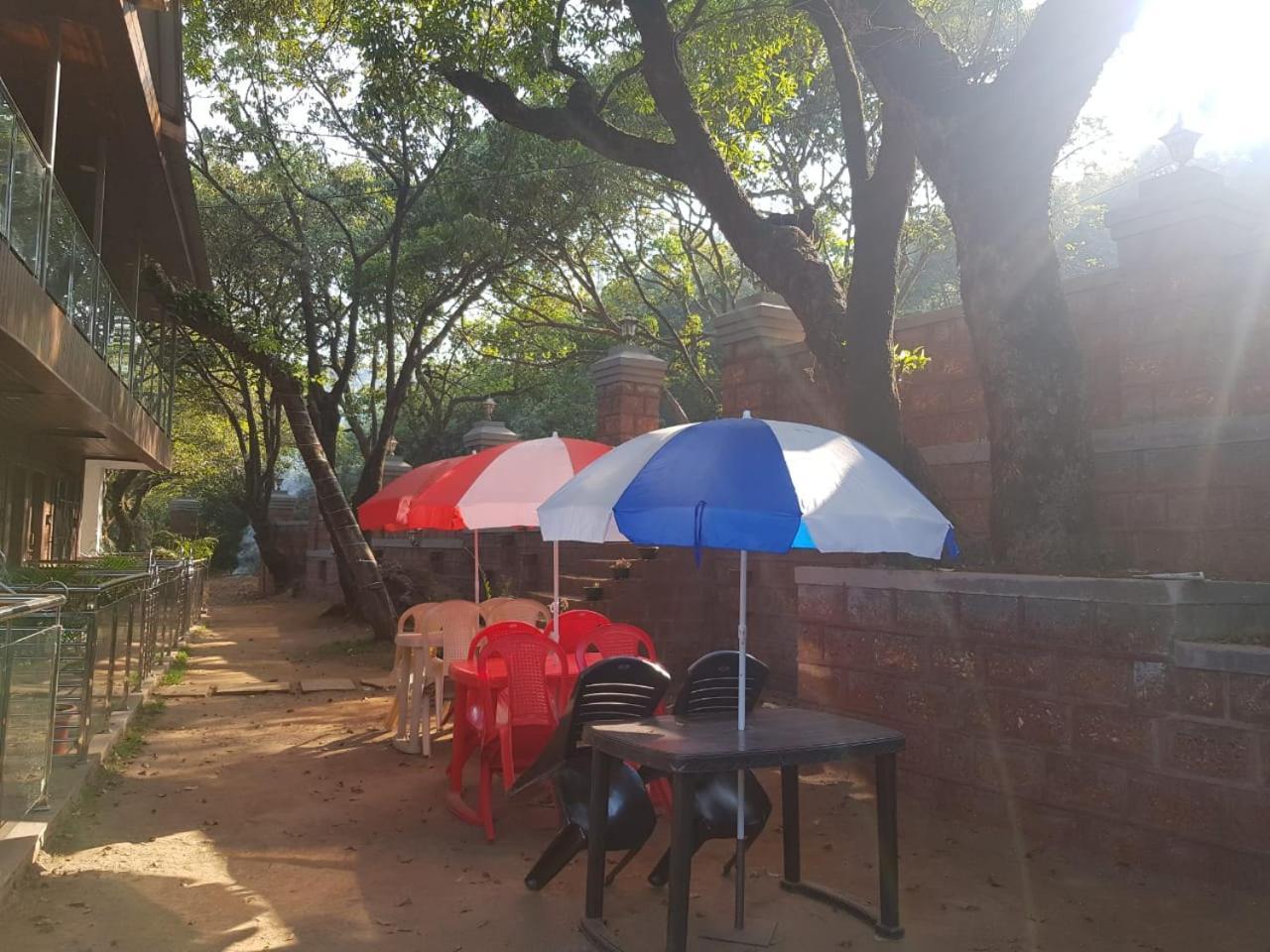 C P Cottage Resort Mahābaleshwar Esterno foto