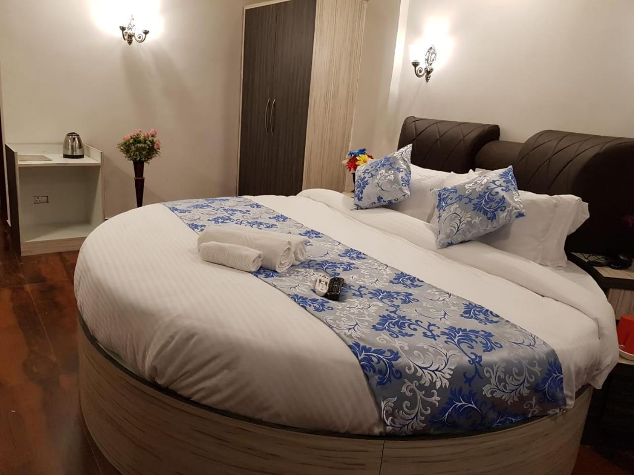 C P Cottage Resort Mahābaleshwar Esterno foto