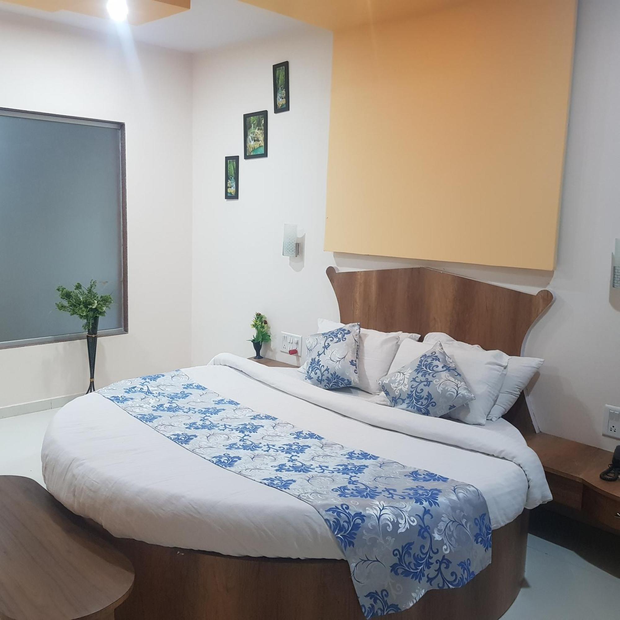C P Cottage Resort Mahābaleshwar Esterno foto
