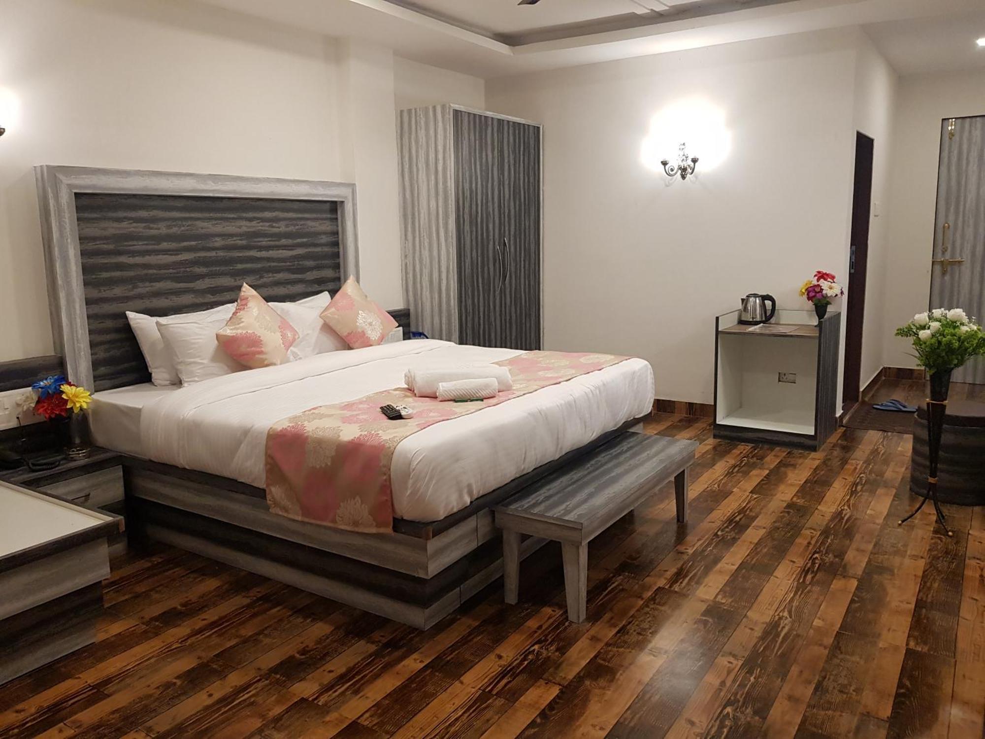 C P Cottage Resort Mahābaleshwar Esterno foto